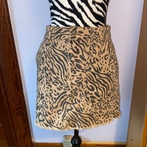Forever 21 Animal print skirt size small NWT